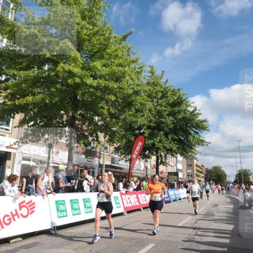 15.09.2024 - PSD Bank Halbmarathon Miley Keyser http://msf.ph/oto/7066296 15.09.2024 12:17:13 Ziel 792, 1157, 1596, 2117, 2270, 2277, 2305, 2306, 2686, 2969, 3109, 3118, 3130, 3250, 3403, 3425, 3507 meine-sportfotos.de