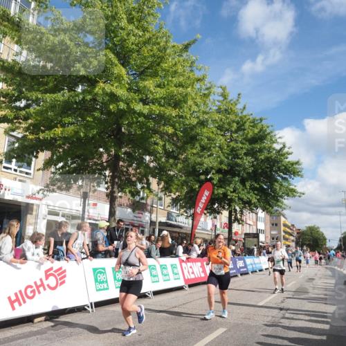 15.09.2024 - PSD Bank Halbmarathon Miley Keyser http://msf.ph/oto/7066306 15.09.2024 12:17:14 Ziel 792, 1596, 2117, 2270, 2277, 2305, 2306, 2686, 2931, 2932, 2969, 3109, 3118, 3130, 3250, 3403, 3425, 3507 meine-sportfotos.de