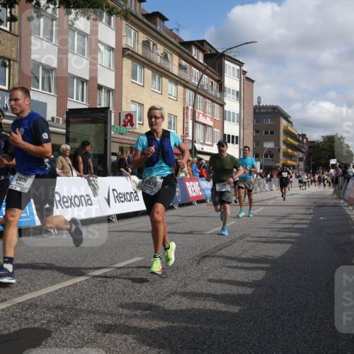 15.09.2024 - PSD Bank Halbmarathon Michael Strokosch http://msf.ph/oto/7066308 15.09.2024 11:59:30 Ziel 1139, 1455, 1554, 1665, 1738, 1902, 2004, 2046, 2142, 2783, 2789, 2817, 2876, 2950 meine-sportfotos.de