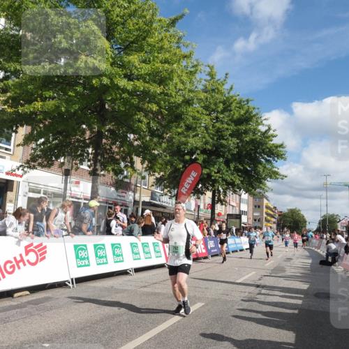 15.09.2024 - PSD Bank Halbmarathon Miley Keyser http://msf.ph/oto/7066337 15.09.2024 12:17:16 Ziel 792, 1596, 2270, 2277, 2305, 2306, 2931, 2932, 3118, 3130, 3250, 3403, 3425, 3507 meine-sportfotos.de