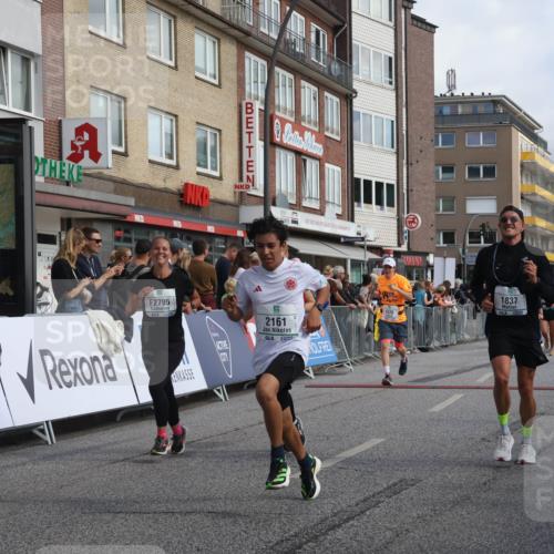 15.09.2024 - PSD Bank Halbmarathon Michael Strokosch http://msf.ph/oto/7066445 15.09.2024 11:59:53 Ziel 1555, 1576, 1614, 1691, 1837, 1844, 2071, 2151, 2161, 2415, 2558, 2752, 2791, 2795, 2799, 2807, 2864, 2874, 2949, 3026, 3098, 3177, 3523 meine-sportfotos.de