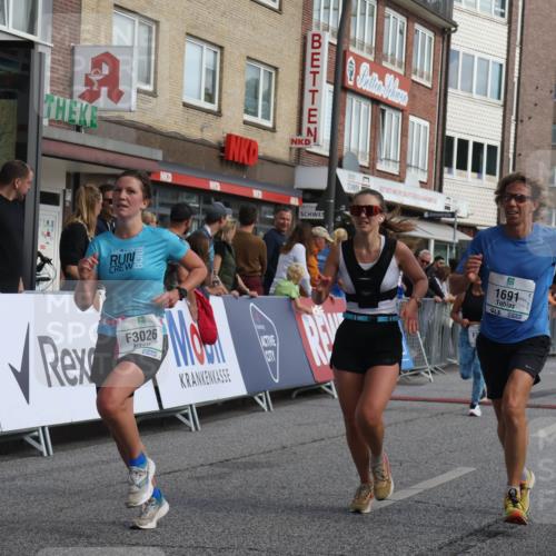 15.09.2024 - PSD Bank Halbmarathon Michael Strokosch http://msf.ph/oto/7066493 15.09.2024 11:59:59 Ziel 1576, 1625, 1691, 1725, 1837, 1844, 2071, 2161, 2415, 2714, 2791, 2795, 2799, 2807, 2983, 3026, 3098, 3177, 3550 meine-sportfotos.de