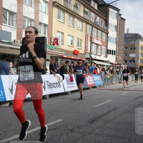 15.09.2024 - PSD Bank Halbmarathon Michael Strokosch http://msf.ph/oto/7066534 15.09.2024 12:00:05 Ziel 1258, 1546, 1576, 1625, 1691, 1725, 1837, 1952, 2161, 2415, 2713, 2714, 2791, 2799, 2826, 2983, 3026, 3098, 3445, 3519, 3550 meine-sportfotos.de