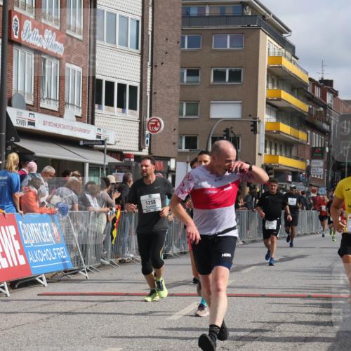 15.09.2024 - PSD Bank Halbmarathon Michael Strokosch http://msf.ph/oto/7066568 15.09.2024 12:00:09 Ziel 1258, 1546, 1547, 1593, 1625, 1691, 1725, 1952, 2713, 2714, 2778, 2791, 2826, 2983, 3026, 3098, 3445, 3519, 3550 meine-sportfotos.de