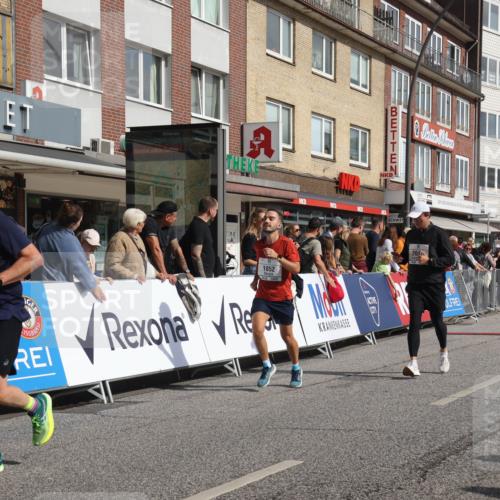 15.09.2024 - PSD Bank Halbmarathon Michael Strokosch http://msf.ph/oto/7066684 15.09.2024 12:00:24 Ziel 1338, 1546, 1547, 1593, 1848, 1852, 1952, 1960, 2047, 2357, 2560, 2570, 2778, 3445 meine-sportfotos.de