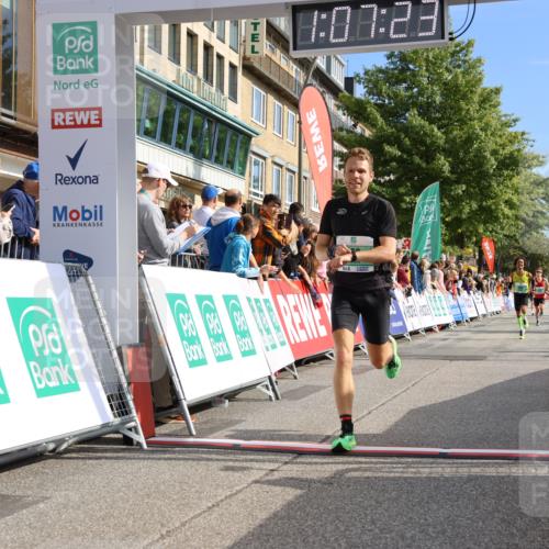 15.09.2024 - PSD Bank Halbmarathon Strokosch-Dieckow http://msf.ph/oto/7066733 15.09.2024 11:08:14 Ziel 403, 408, 479, 483 meine-sportfotos.de