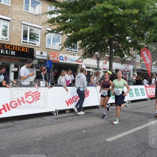 15.09.2024 - PSD Bank Halbmarathon Miley Keyser http://msf.ph/oto/7066839 15.09.2024 12:17:58 Ziel 1515, 1959, 2169, 2298, 2424, 2549, 2702, 2762, 2916, 2971, 2991, 3070, 3084, 3137, 3260, 3382, 3498 meine-sportfotos.de