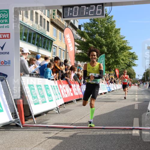 15.09.2024 - PSD Bank Halbmarathon Strokosch-Dieckow http://msf.ph/oto/7066870 15.09.2024 11:08:17 Ziel 403, 408, 479, 483 meine-sportfotos.de