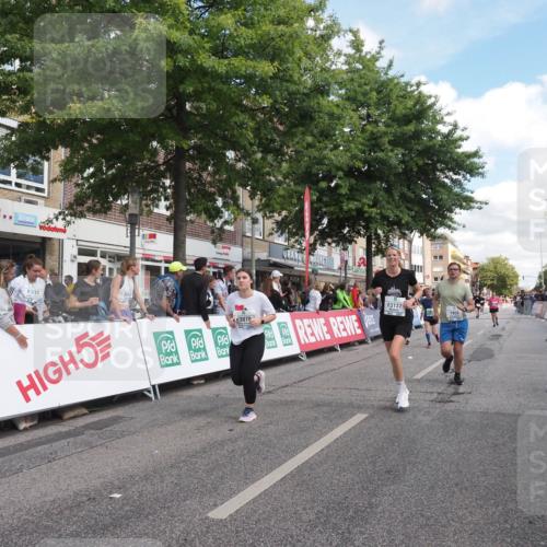 15.09.2024 - PSD Bank Halbmarathon Miley Keyser http://msf.ph/oto/7066974 15.09.2024 12:18:07 Ziel 789, 1959, 2169, 2298, 2762, 2916, 2971, 2991, 3070, 3074, 3084, 3137, 3208, 3382, 3498 meine-sportfotos.de