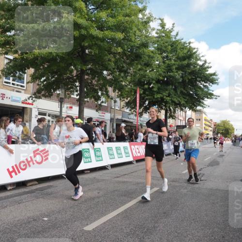 15.09.2024 - PSD Bank Halbmarathon Miley Keyser http://msf.ph/oto/7066987 15.09.2024 12:18:07 Ziel 789, 1959, 2169, 2298, 2762, 2916, 2971, 2991, 3070, 3074, 3084, 3137, 3208, 3382, 3498 meine-sportfotos.de