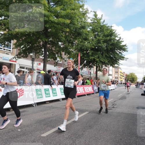 15.09.2024 - PSD Bank Halbmarathon Miley Keyser http://msf.ph/oto/7066996 15.09.2024 12:18:08 Ziel 789, 1959, 2169, 2298, 2762, 2916, 2971, 2991, 3070, 3074, 3084, 3137, 3208, 3382, 3498 meine-sportfotos.de