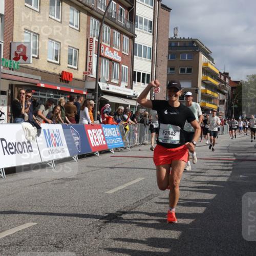 15.09.2024 - PSD Bank Halbmarathon Michael Strokosch http://msf.ph/oto/7067039 15.09.2024 12:01:17 Ziel 1631, 1695, 1710, 1804, 1971, 2236, 2237, 2506, 2682, 2710, 2805, 2843, 2964, 3176, 3190 meine-sportfotos.de