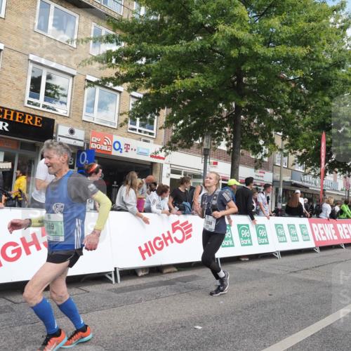 15.09.2024 - PSD Bank Halbmarathon Miley Keyser http://msf.ph/oto/7067057 15.09.2024 12:18:11 Ziel 789, 1959, 2085, 2916, 2991, 3048, 3070, 3074, 3095, 3137, 3208, 3382, 3498 meine-sportfotos.de