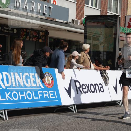 15.09.2024 - PSD Bank Halbmarathon Michael Strokosch http://msf.ph/oto/7067068 15.09.2024 12:01:22 Ziel 1523, 1631, 1695, 1710, 1804, 1809, 1823, 1971, 2010, 2279, 2329, 2506, 2805, 2843, 3176, 3190, 3195 meine-sportfotos.de