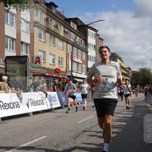 15.09.2024 - PSD Bank Halbmarathon Michael Strokosch http://msf.ph/oto/7067116 15.09.2024 12:01:28 Ziel 1523, 1695, 1710, 1804, 1809, 1823, 2010, 2279, 2329, 2413, 2506, 2843, 3195 meine-sportfotos.de