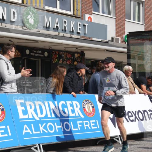 15.09.2024 - PSD Bank Halbmarathon Michael Strokosch http://msf.ph/oto/7067125 15.09.2024 12:01:30 Ziel 1523, 1695, 1710, 1804, 1809, 1823, 2010, 2247, 2279, 2329, 2413, 2506, 2986, 3195 meine-sportfotos.de