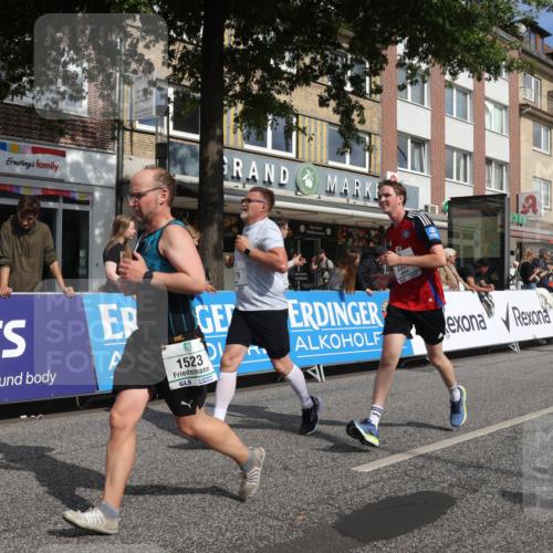 15.09.2024 - PSD Bank Halbmarathon Michael Strokosch http://msf.ph/oto/7067140 15.09.2024 12:01:32 Ziel 1523, 1710, 1804, 1809, 1823, 1879, 2010, 2247, 2279, 2329, 2413, 2506, 2896, 2986, 3195 meine-sportfotos.de