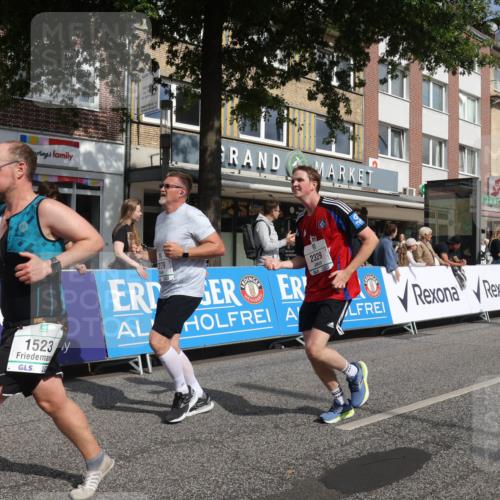 15.09.2024 - PSD Bank Halbmarathon Michael Strokosch http://msf.ph/oto/7067142 15.09.2024 12:01:33 Ziel 1523, 1710, 1804, 1809, 1823, 1879, 2010, 2247, 2279, 2329, 2413, 2506, 2896, 2986, 3195 meine-sportfotos.de