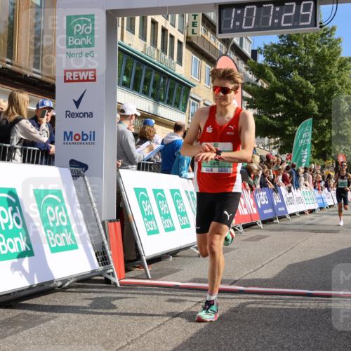 15.09.2024 - PSD Bank Halbmarathon Strokosch-Dieckow http://msf.ph/oto/7067157 15.09.2024 11:08:20 Ziel 403, 408, 474, 479, 483, 491 meine-sportfotos.de