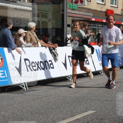 15.09.2024 - PSD Bank Halbmarathon Michael Strokosch http://msf.ph/oto/7067175 15.09.2024 12:01:38 Ziel 1427, 1523, 1663, 1809, 1823, 1879, 2010, 2247, 2279, 2329, 2413, 2882, 2896, 2986, 3195 meine-sportfotos.de