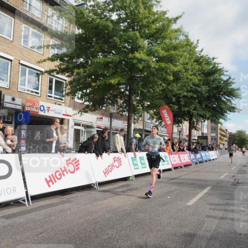 15.09.2024 - PSD Bank Halbmarathon Miley Keyser http://msf.ph/oto/7067200 15.09.2024 11:18:03 Ziel 418, 582, 583, 863, 1077, 2614 meine-sportfotos.de