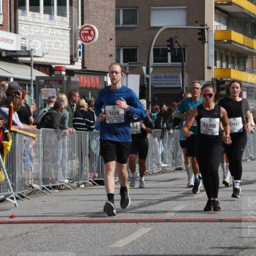 15.09.2024 - PSD Bank Halbmarathon Michael Strokosch http://msf.ph/oto/7067234 15.09.2024 12:01:50 Ziel 1427, 1529, 1663, 1879, 2012, 2736, 2740, 2792, 2882, 2896, 2909, 2927, 2990, 2992, 3484 meine-sportfotos.de