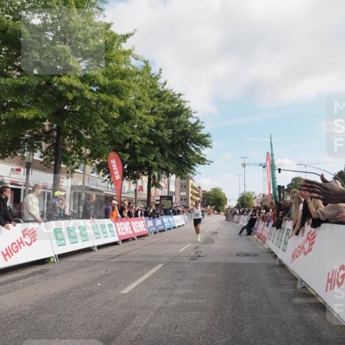 15.09.2024 - PSD Bank Halbmarathon Miley Keyser http://msf.ph/oto/7067248 15.09.2024 11:18:08 Ziel 418, 582, 583, 1006, 1073, 1077, 2614 meine-sportfotos.de