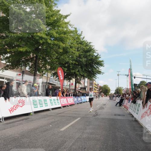 15.09.2024 - PSD Bank Halbmarathon Miley Keyser http://msf.ph/oto/7067251 15.09.2024 11:18:09 Ziel 418, 582, 583, 1006, 1073, 1077, 2614 meine-sportfotos.de