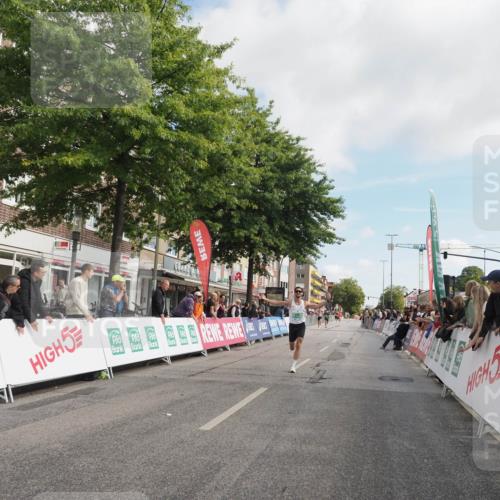 15.09.2024 - PSD Bank Halbmarathon Miley Keyser http://msf.ph/oto/7067256 15.09.2024 11:18:09 Ziel 418, 582, 583, 1006, 1073, 1077, 2614 meine-sportfotos.de