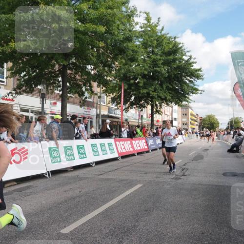 15.09.2024 - PSD Bank Halbmarathon Miley Keyser http://msf.ph/oto/7067266 15.09.2024 12:18:25 Ziel 1713, 2085, 2351, 2450, 3048, 3064, 3074, 3093, 3095, 3141, 3453, 3454 meine-sportfotos.de