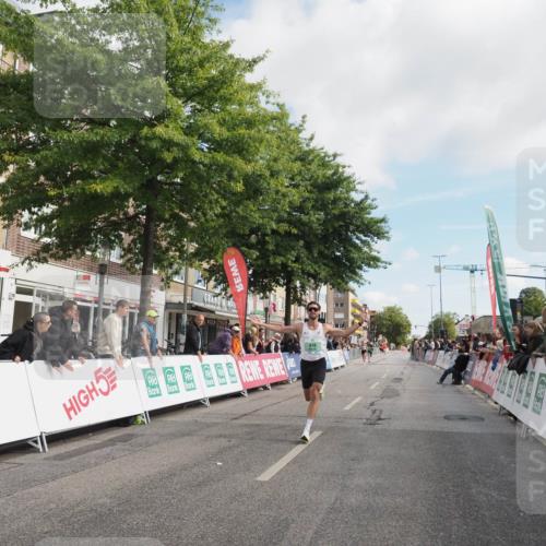 15.09.2024 - PSD Bank Halbmarathon Miley Keyser http://msf.ph/oto/7067277 15.09.2024 11:18:10 Ziel 418, 582, 583, 1006, 1073, 1077, 2614 meine-sportfotos.de