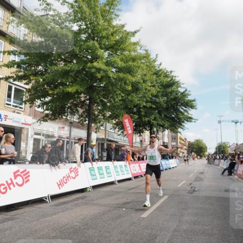 15.09.2024 - PSD Bank Halbmarathon Miley Keyser http://msf.ph/oto/7067285 15.09.2024 11:18:10 Ziel 418, 582, 583, 1006, 1073, 1077, 2614 meine-sportfotos.de
