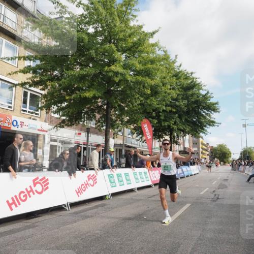 15.09.2024 - PSD Bank Halbmarathon Miley Keyser http://msf.ph/oto/7067288 15.09.2024 11:18:10 Ziel 418, 582, 583, 1006, 1073, 1077, 2614 meine-sportfotos.de