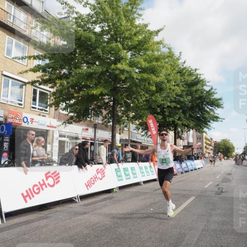 15.09.2024 - PSD Bank Halbmarathon Miley Keyser http://msf.ph/oto/7067293 15.09.2024 11:18:10 Ziel 418, 582, 583, 1006, 1073, 1077, 2614 meine-sportfotos.de