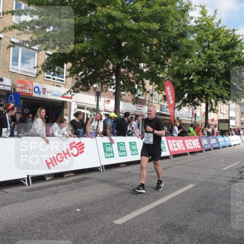 15.09.2024 - PSD Bank Halbmarathon Miley Keyser http://msf.ph/oto/7067299 15.09.2024 12:18:27 Ziel 1713, 2085, 2351, 2450, 3048, 3064, 3074, 3093, 3095, 3141, 3453, 3454 meine-sportfotos.de