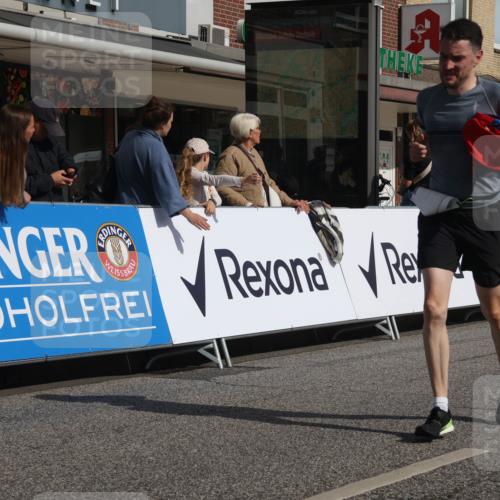 15.09.2024 - PSD Bank Halbmarathon Michael Strokosch http://msf.ph/oto/7067342 15.09.2024 12:02:05 Ziel 1286, 1779, 1826, 1906, 1963, 2012, 2069, 2159, 2736, 2740, 2792, 2909, 2927, 2992, 3212, 3484 meine-sportfotos.de