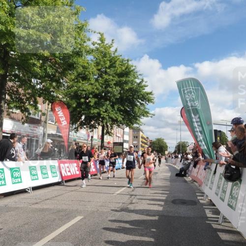 15.09.2024 - PSD Bank Halbmarathon Miley Keyser http://msf.ph/oto/7067355 15.09.2024 12:18:33 Ziel 1713, 1853, 2085, 2154, 2266, 2351, 2450, 3048, 3064, 3093, 3136, 3141, 3453, 3454, 3472, 3533 meine-sportfotos.de