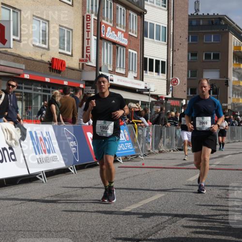 15.09.2024 - PSD Bank Halbmarathon Michael Strokosch http://msf.ph/oto/7067364 15.09.2024 12:02:08 Ziel 1286, 1310, 1779, 1826, 1906, 1963, 2026, 2069, 2159, 2736, 2740, 2754, 2792, 2909, 2992, 3172, 3212 meine-sportfotos.de