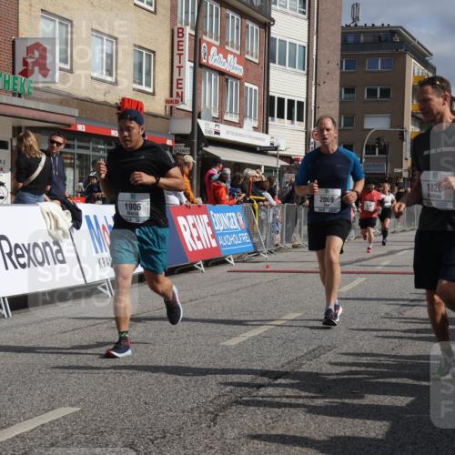 15.09.2024 - PSD Bank Halbmarathon Michael Strokosch http://msf.ph/oto/7067369 15.09.2024 12:02:09 Ziel 1286, 1310, 1779, 1826, 1906, 1963, 2026, 2069, 2159, 2180, 2754, 2909, 3172, 3212 meine-sportfotos.de