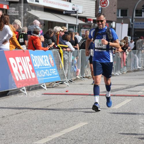 15.09.2024 - PSD Bank Halbmarathon Michael Strokosch http://msf.ph/oto/7067442 15.09.2024 12:02:21 Ziel 1310, 1551, 1963, 2026, 2069, 2180, 2200, 2245, 2754, 2800, 3172, 3369, 3522 meine-sportfotos.de