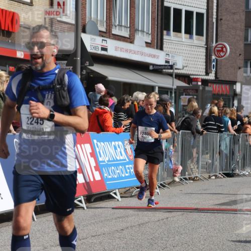 15.09.2024 - PSD Bank Halbmarathon Michael Strokosch http://msf.ph/oto/7067456 15.09.2024 12:02:22 Ziel 1310, 1551, 1963, 2026, 2180, 2200, 2245, 2754, 2800, 3172, 3369, 3522 meine-sportfotos.de