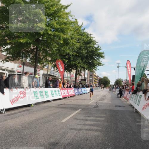 15.09.2024 - PSD Bank Halbmarathon Miley Keyser http://msf.ph/oto/7067540 15.09.2024 11:18:43 Ziel 420, 660, 1085 meine-sportfotos.de