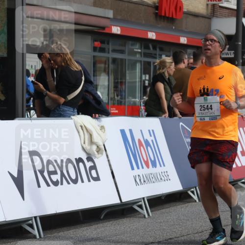15.09.2024 - PSD Bank Halbmarathon Michael Strokosch http://msf.ph/oto/7067542 15.09.2024 12:02:39 Ziel 1466, 1551, 2544, 3369 meine-sportfotos.de