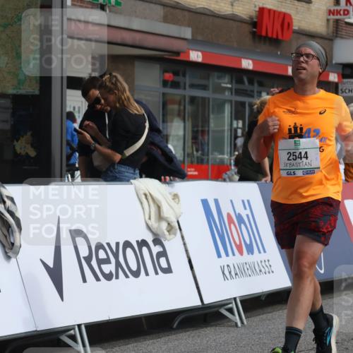 15.09.2024 - PSD Bank Halbmarathon Michael Strokosch http://msf.ph/oto/7067543 15.09.2024 12:02:39 Ziel 1466, 1551, 2544, 3369 meine-sportfotos.de