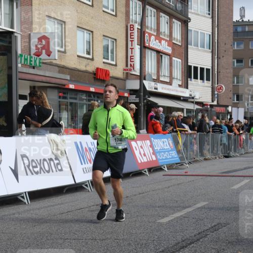 15.09.2024 - PSD Bank Halbmarathon Michael Strokosch http://msf.ph/oto/7067711 15.09.2024 12:03:07 Ziel 1420, 1658, 1722, 1740, 2037, 2155, 2417, 2548, 2759, 2764, 3011 meine-sportfotos.de