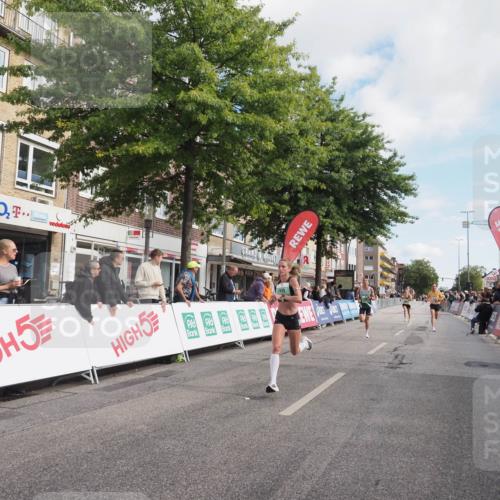 15.09.2024 - PSD Bank Halbmarathon Miley Keyser http://msf.ph/oto/7067760 15.09.2024 11:18:59 Ziel 420, 584, 849, 866, 1066, 1085 meine-sportfotos.de