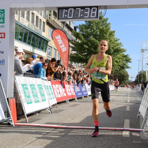 15.09.2024 - PSD Bank Halbmarathon Strokosch-Dieckow http://msf.ph/oto/7067774 15.09.2024 11:08:29 Ziel 403, 474, 475, 479, 483, 491, 493 meine-sportfotos.de