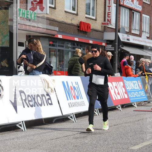 15.09.2024 - PSD Bank Halbmarathon Michael Strokosch http://msf.ph/oto/7067776 15.09.2024 12:03:15 Ziel 1740, 1944, 2037, 2062, 2417, 2548, 2759, 3056 meine-sportfotos.de