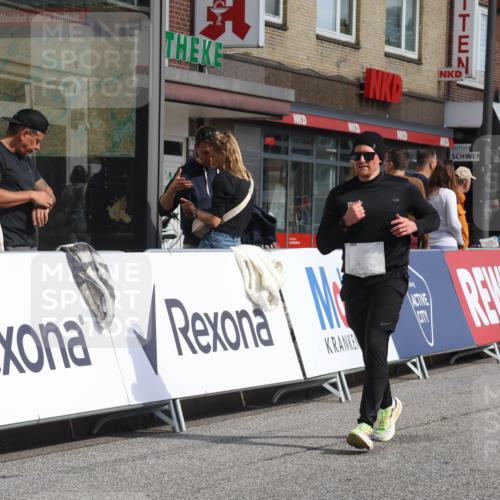15.09.2024 - PSD Bank Halbmarathon Michael Strokosch http://msf.ph/oto/7067780 15.09.2024 12:03:15 Ziel 1740, 1944, 2037, 2062, 2417, 2548, 2759, 3056 meine-sportfotos.de