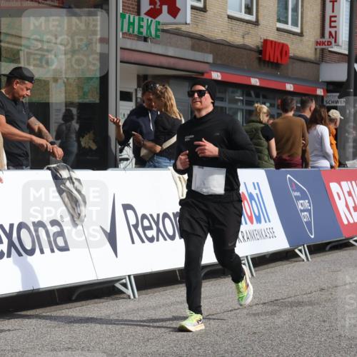 15.09.2024 - PSD Bank Halbmarathon Michael Strokosch http://msf.ph/oto/7067785 15.09.2024 12:03:15 Ziel 1740, 1944, 2037, 2062, 2417, 2548, 2759, 3056 meine-sportfotos.de